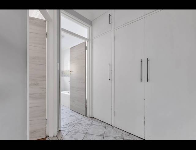 2 BEDROOM APARTMENT FOR SALE IN WINDSOR EAST